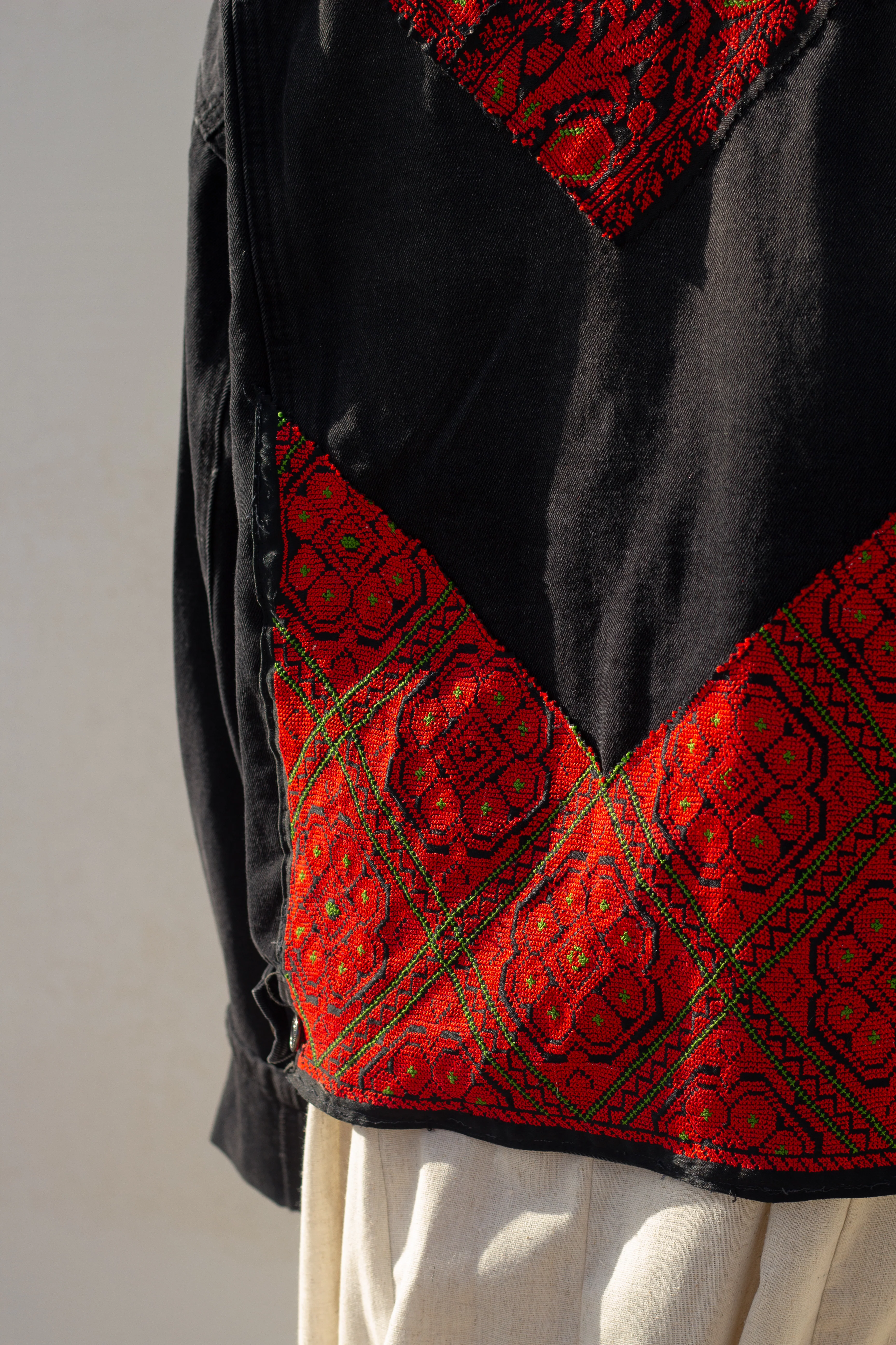 Tatreez jacket no. 5 - Image 4
